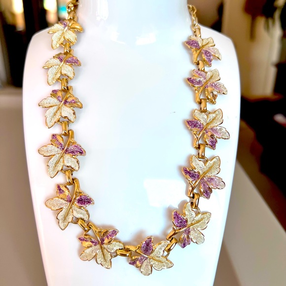 Vintage Leaf Necklace Choker Purple White Enamel Gold Tone Setting Unsigned - Picture 3 of 8